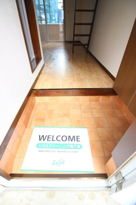 物件内観写真18　(玄関)