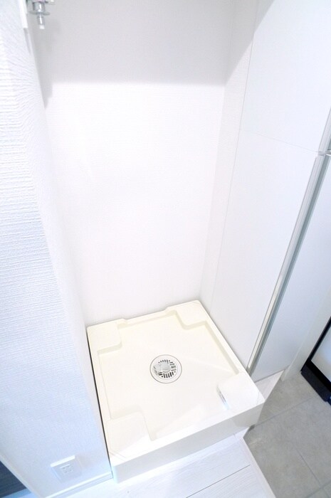 物件内観写真16　(洗濯機置場)