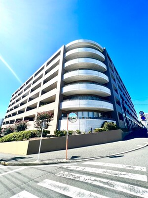 ﾗｲｵﾝｽﾞｽﾃｰｼﾞ横濱ｸﾞﾗﾝｶﾞﾚﾘｱ(311)外観写真