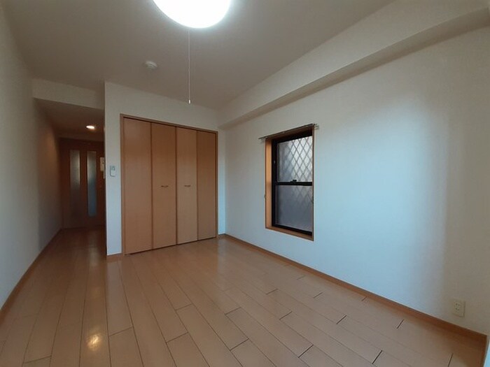 物件内観写真8　(室内からの展望)