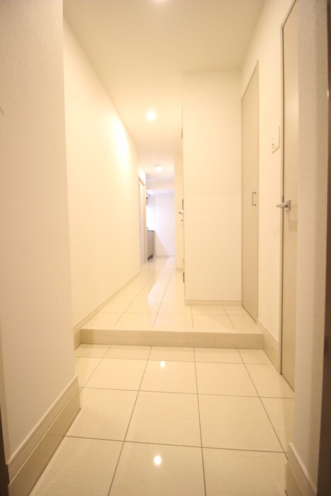 物件内観写真11　(玄関)