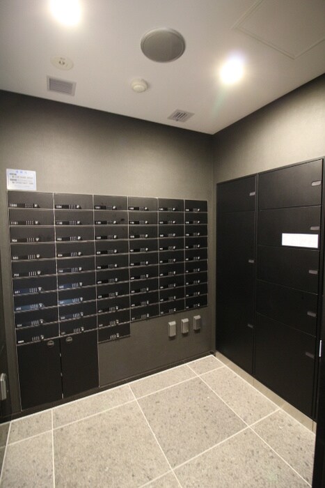 物件外観写真5　(エントランス部分)