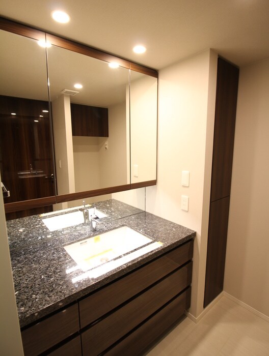 物件内観写真13　(洗面)