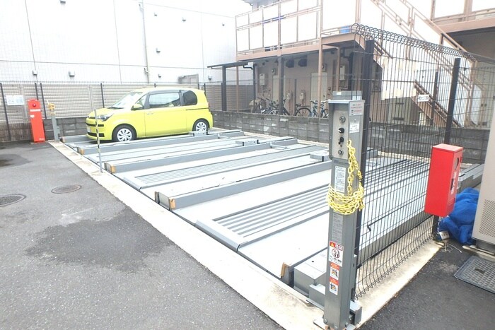 物件外観写真6　(駐車場)