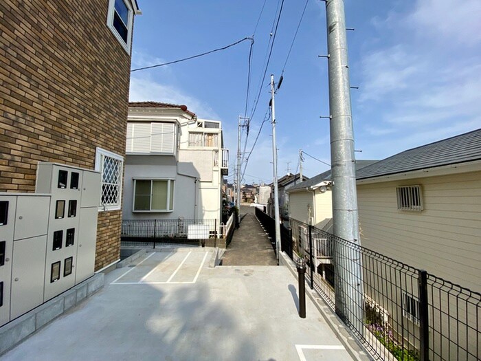 物件外観写真6　(駐輪場)