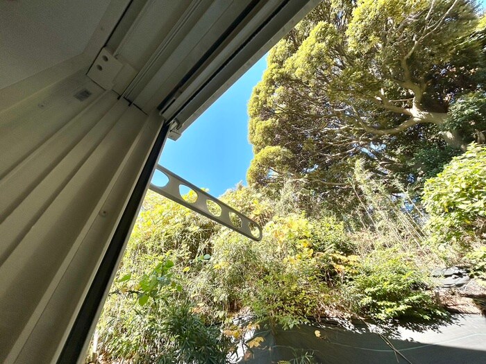 物件内観写真14　(室内からの展望)