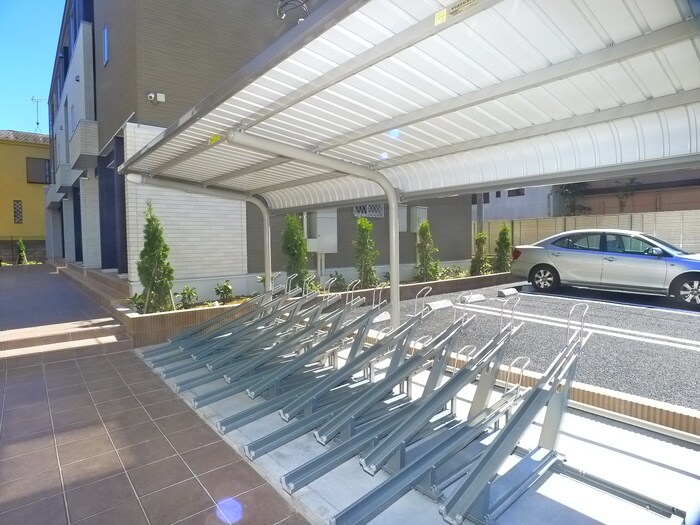 物件外観写真3　(駐輪場)