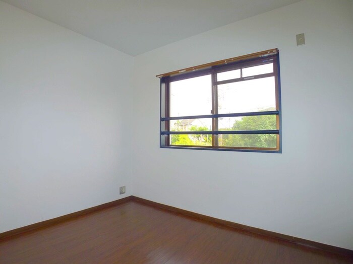 物件内観写真9　(室内からの展望)