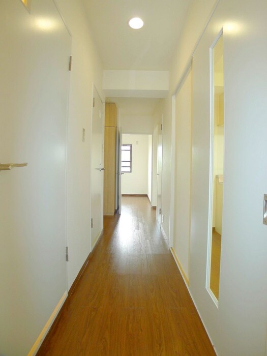 物件内観写真15　(廊下)