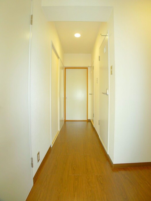 物件内観写真16　(玄関)