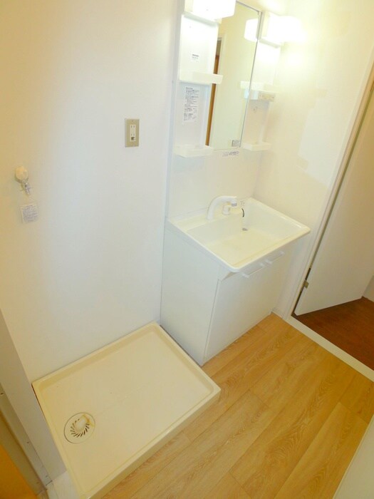 物件内観写真17　(洗濯機置場)