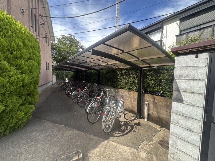 物件外観写真3　(駐輪場)