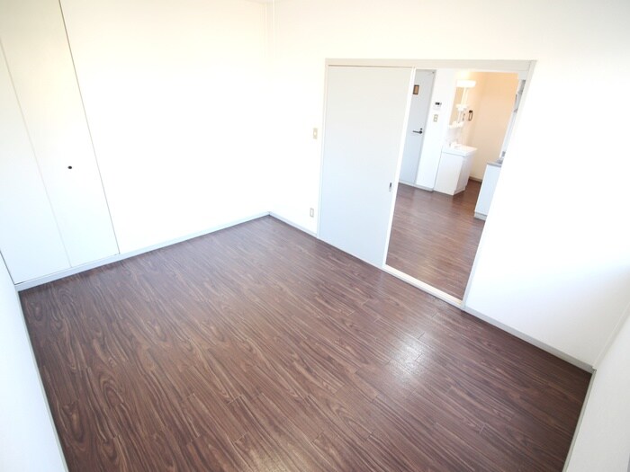 物件内観写真9　(居室)