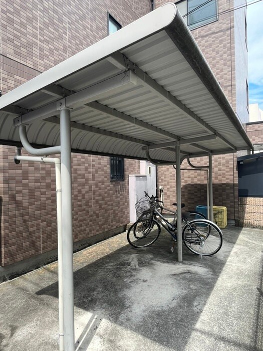 物件外観写真5　(駐輪場)