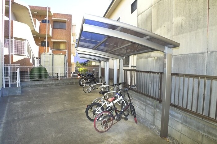 物件外観写真6　(駐輪場)