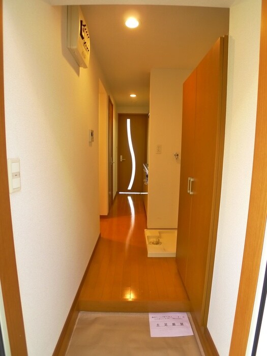 物件内観写真16　(玄関)