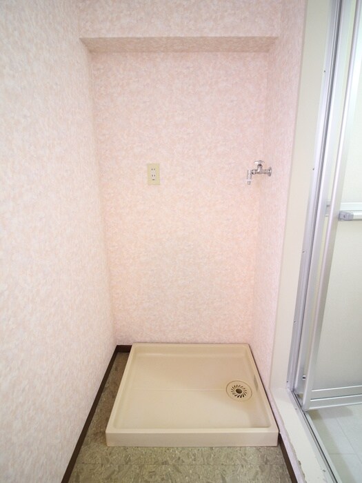 物件内観写真20　(洗濯機置場)