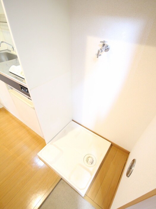 物件内観写真11　(洗濯機置場)