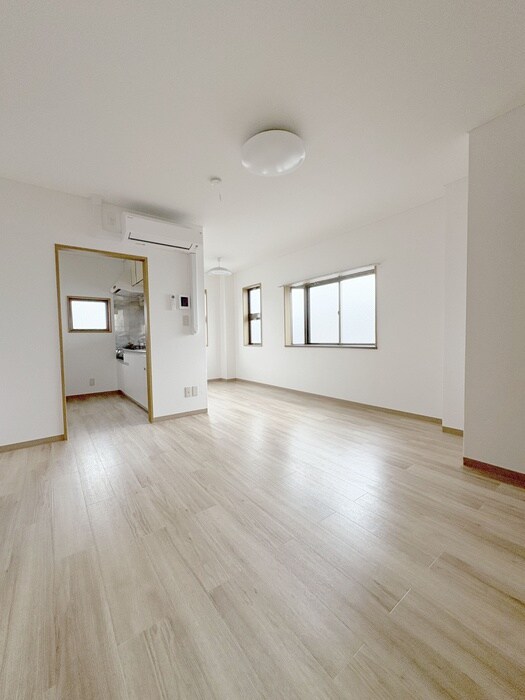 物件内観写真9　(居室)