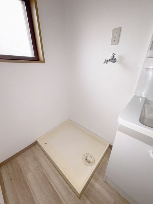 物件内観写真18　(洗濯機置場)