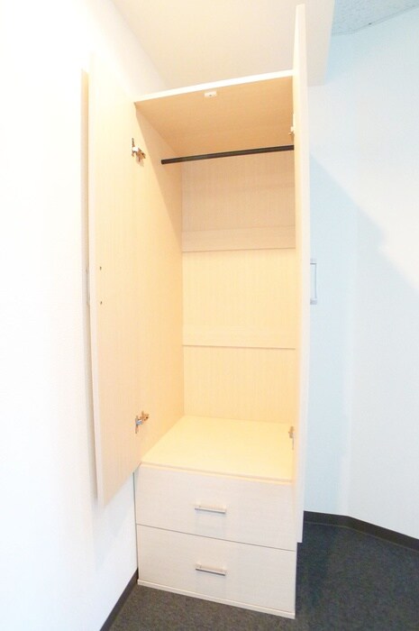 物件内観写真15　(収納)