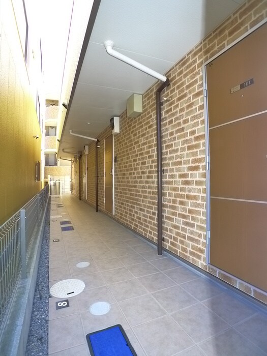 物件外観写真4　(同型モデル)