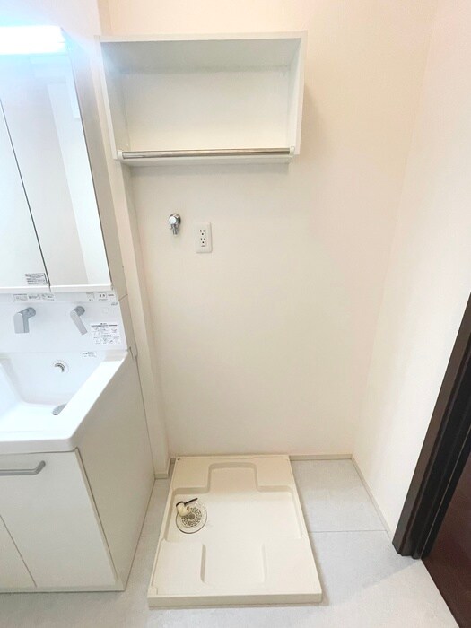 物件内観写真12　(洗濯機置場)