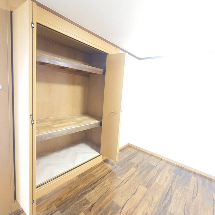 物件内観写真15　(収納)