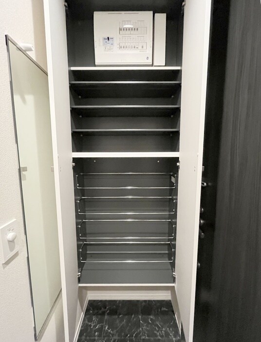 物件内観写真18　(靴箱)