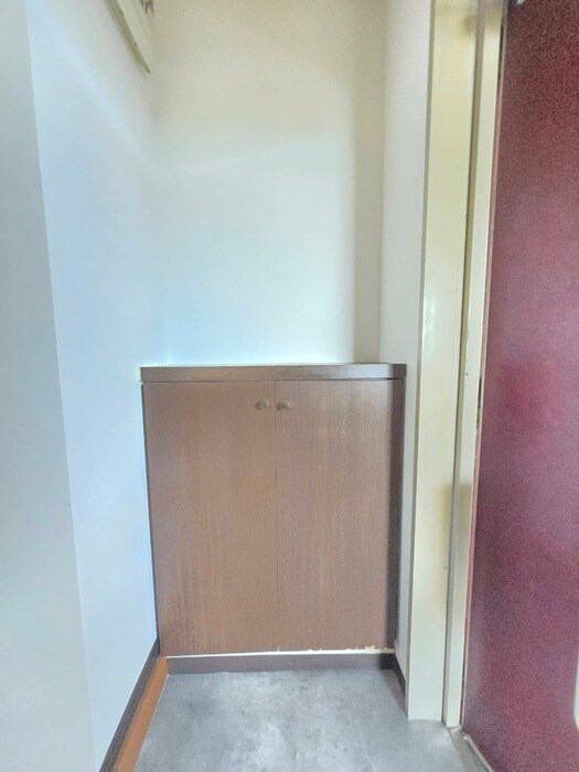 物件内観写真13　(玄関)