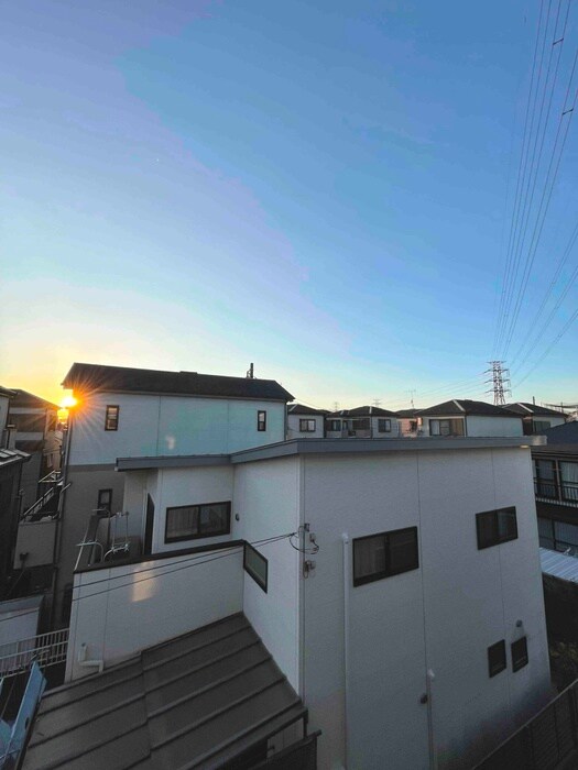 物件内観写真16　(室内からの展望)