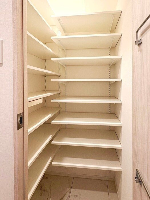 物件内観写真17　(室内からの展望)