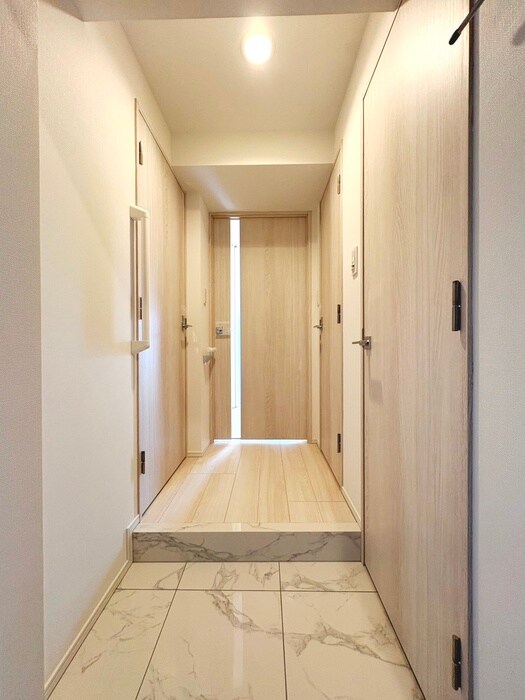 物件内観写真18　(玄関)