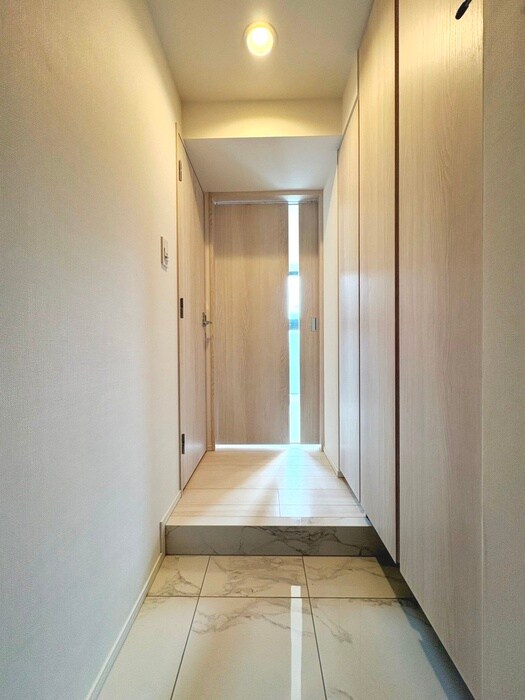 物件内観写真18　(玄関)