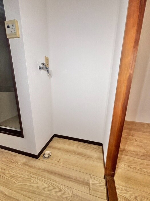 物件内観写真12　(洗濯機置場)