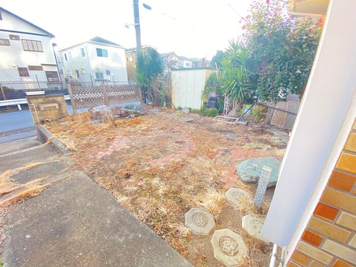 物件外観写真5　(エントランス部分)