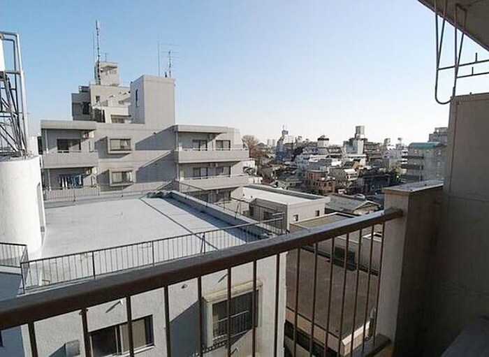 物件内観写真10　(室内からの展望)