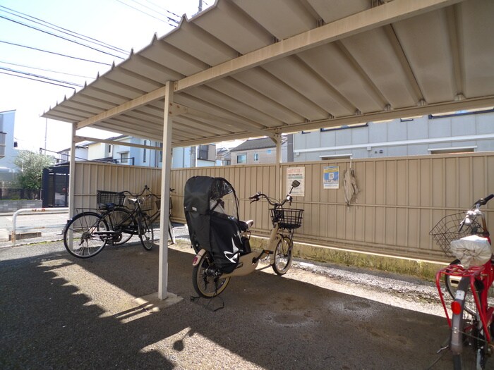 物件外観写真3　(駐輪場)