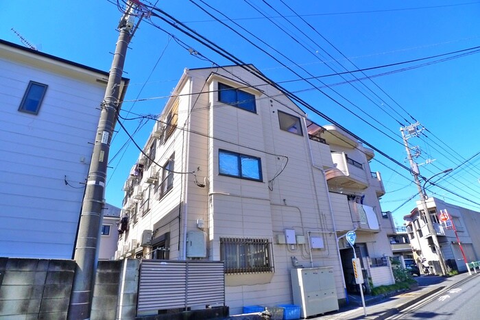 物件外観写真6　(エントランス部分)