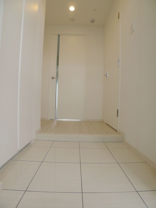 コンフォリア・リヴ千住の玄関