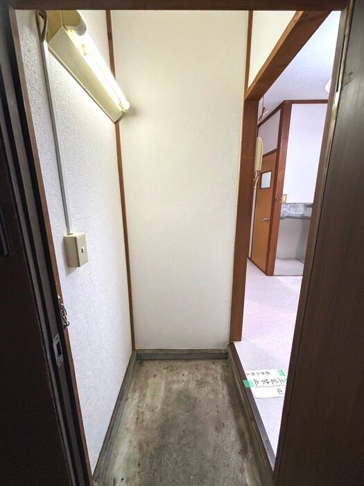 物件内観写真16　(玄関)