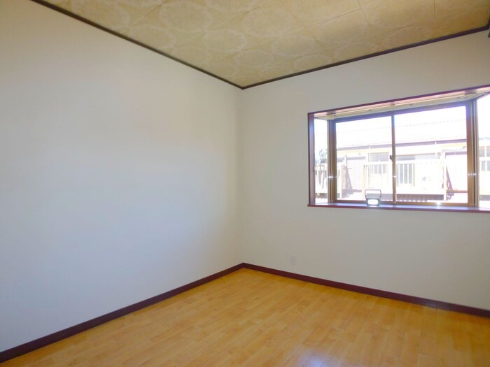 物件内観写真10　(室内からの展望)