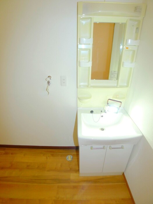 物件内観写真17　(洗濯機置場)