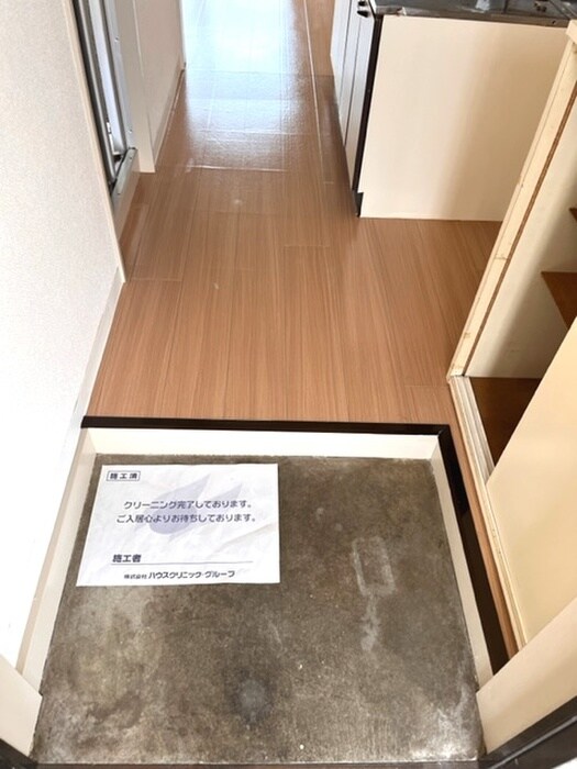 物件内観写真14　(玄関)