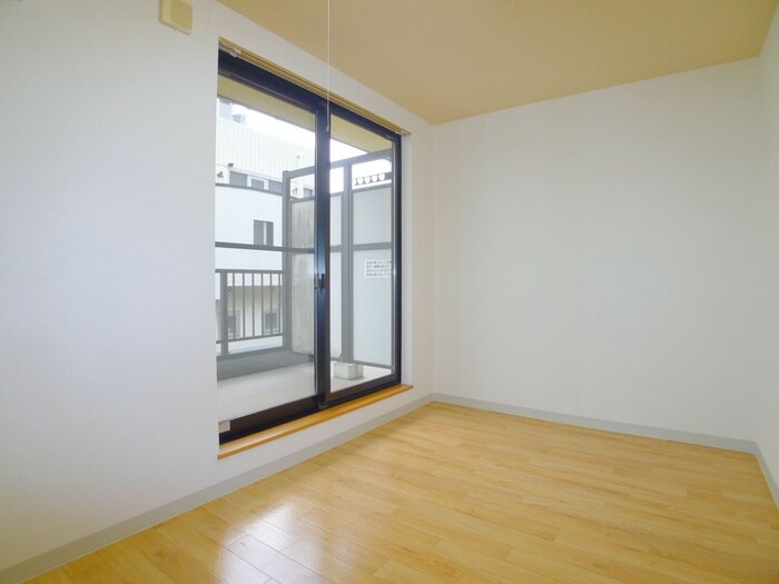 物件内観写真10　(室内からの展望)