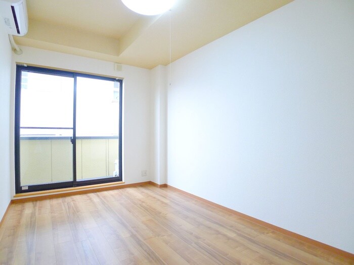 物件内観写真10　(室内からの展望)