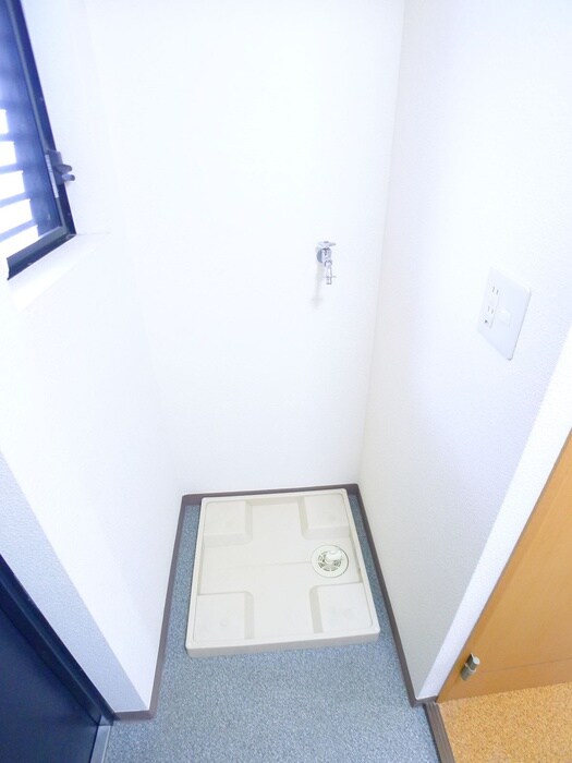 物件内観写真14　(洗濯機置場)