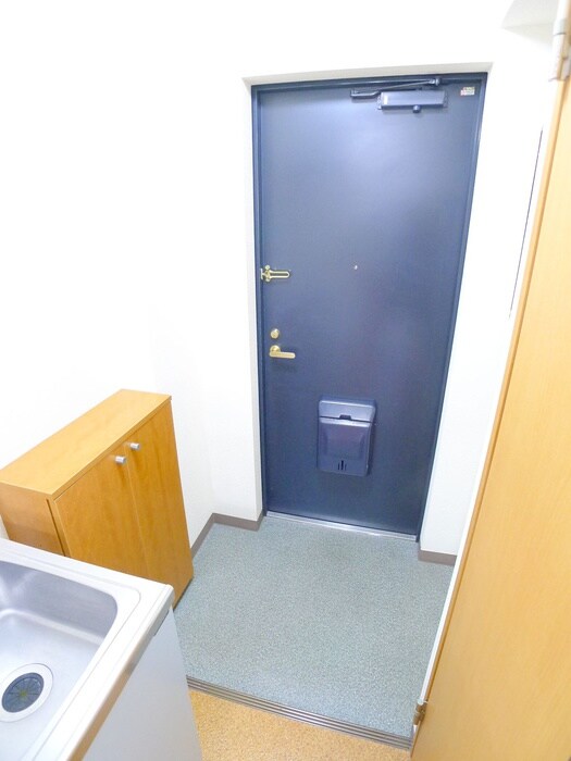 物件内観写真16　(玄関)