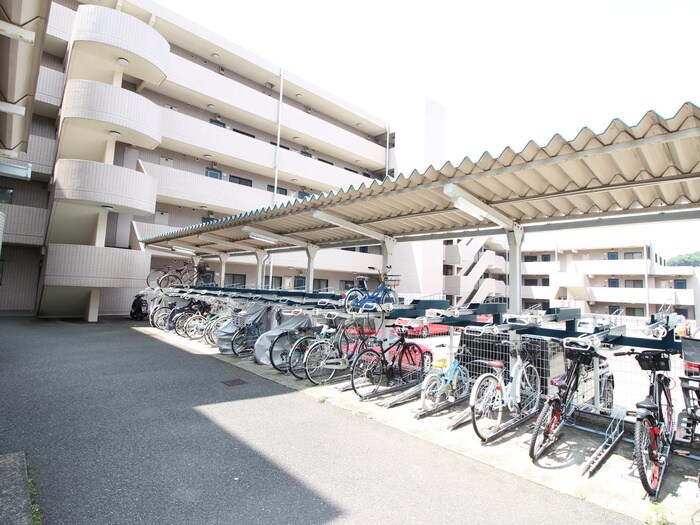 物件外観写真5　(駐輪場)