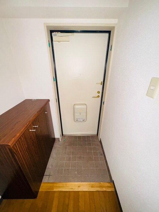 物件内観写真14　(玄関)